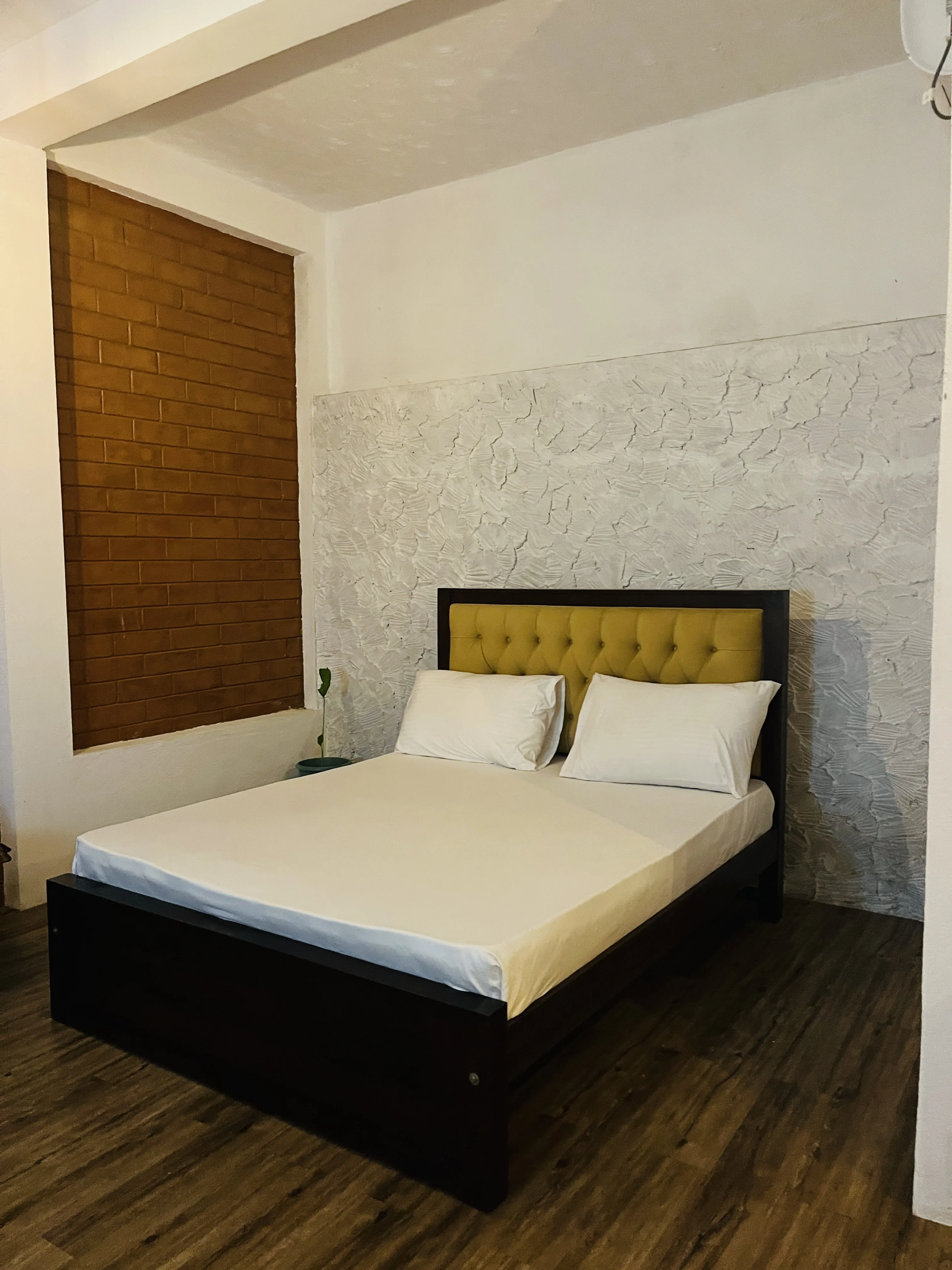 Normal Double Room - bed view